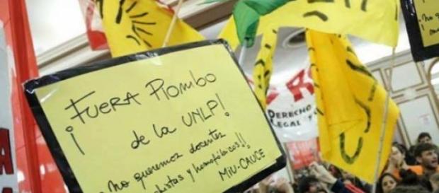 Movilización a la sesión del consejo directivo Movilización a la sesión del consejo directivo