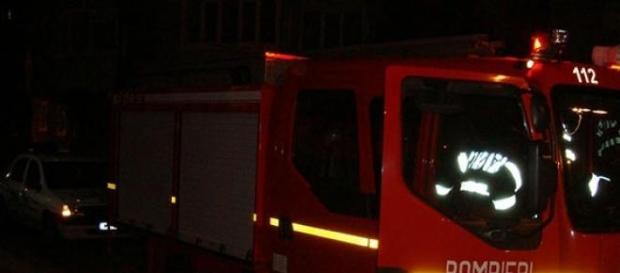 Un bărbat a vrut să se arunce de pe pod Un bărbat a vrut să se arunce de pe pod