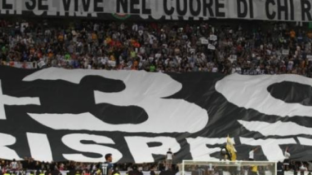 Tifosi juventini omaggiano vittime Heysel