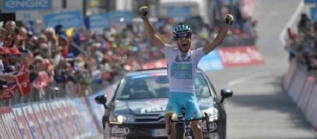 Aru gagne la 19e étape du Giro et dépasse Landa ! Aru gagne la 19e étape du Giro et dépasse Landa !
