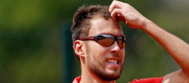 Janowicz odpada w II rundzie Roland Garrosa. Janowicz odpada w II rundzie Roland Garrosa.