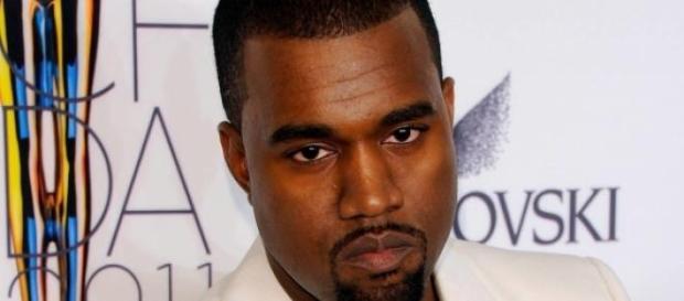 Kanye West es fuertemente abucheado Kanye West es fuertemente abucheado