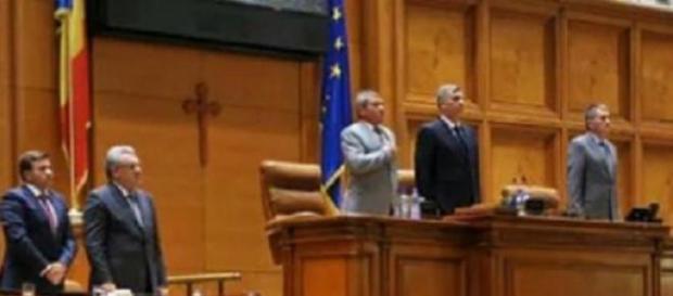 Oamenii politici apelează la suportul divin Oamenii politici apelează la suportul divin