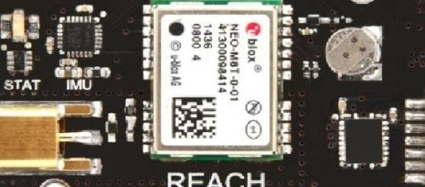 Reach-Dispozitiv GPS cu precizie ridicata. Reach-Dispozitiv GPS cu precizie ridicata.