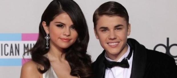 Selena Gomez et Justin Bieber en 2013. Selena Gomez et Justin Bieber en 2013.