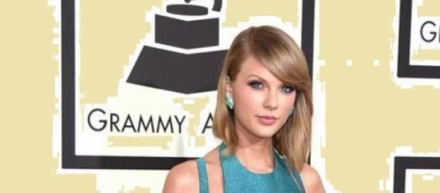 Taylor Swift cantó 'Bad blood' Taylor Swift cantó 'Bad blood'