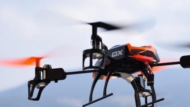 Drone che pu&ograve; volare senza essere pilotato