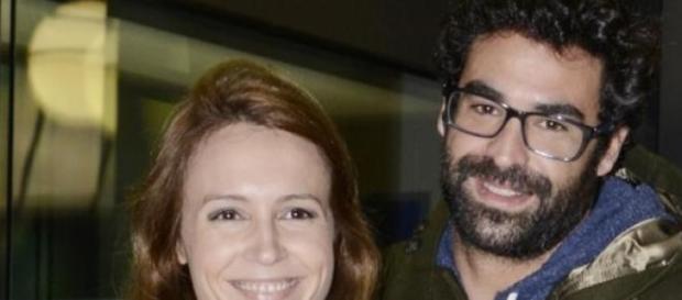 Sandra Santos e João Catarré vão ser pais. Sandra Santos e João Catarré vão ser pais.