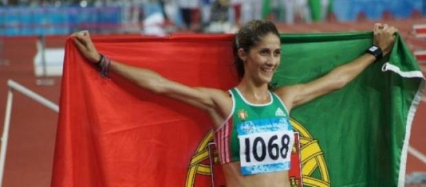 Sara Moreira em 2º lugar na Maratona de Praga Sara Moreira em 2º lugar na Maratona de Praga