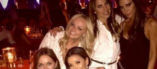 Geri, Emma, Mel B. e Victoria com Eva Longoria Geri, Emma, Mel B. e Victoria com Eva Longoria