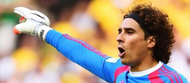 Guillermo Ochoa durante o Campeonato do Mundo 2014 Guillermo Ochoa durante o Campeonato do Mundo 2014