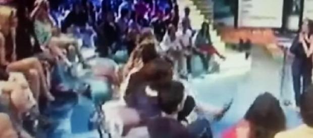 Momento en el que Jesús Reyes muestra sus pruebas Momento en el que Jesús Reyes muestra sus pruebas