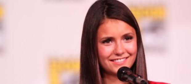 Nina Dobrev é Elena em Diários do Vampiro Nina Dobrev é Elena em Diários do Vampiro