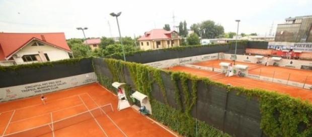 Terenurile de zgură ale Clubului de Tenis "Viva" Terenurile de zgură ale Clubului de Tenis "Viva"