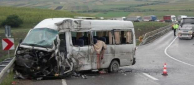 A provocat un accident rutier pentru o țigară A provocat un accident rutier pentru o țigară