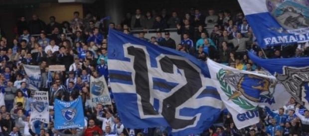 Adeptos portistas a apoiar a equipa. Adeptos portistas a apoiar a equipa.