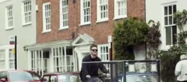 Antreprenor spre Londra cu bicicleta si pisicile Antreprenor spre Londra cu bicicleta si pisicile