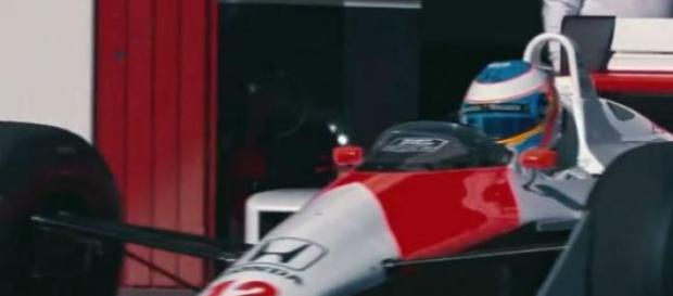 Fernando Alonso aos comandos do MP4-4 de Senna Fernando Alonso aos comandos do MP4-4 de Senna