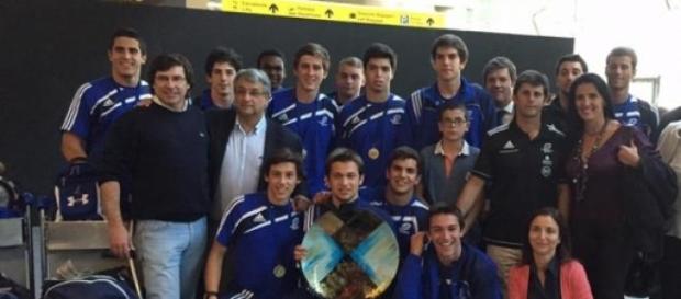 Jovens campeões que lutaram pela vitória Jovens campeões que lutaram pela vitória