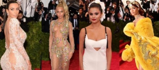 Kim Kardashian, Beyoncé, Selena e Rihanna Kim Kardashian, Beyoncé, Selena e Rihanna