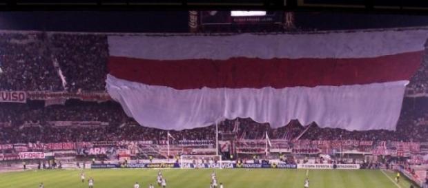 Los hinchas reclaman la magia de Pisculichi Los hinchas reclaman la magia de Pisculichi