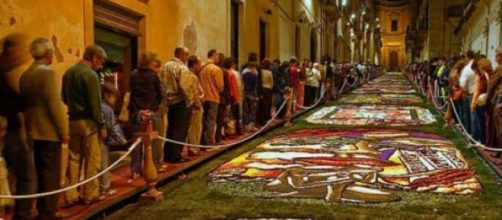 Infiorata di Noto in via Nicolaci