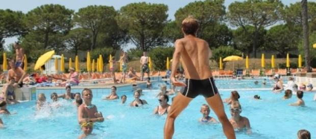 Ejercicios en el agua, clase de Aquagym Ejercicios en el agua, clase de Aquagym
