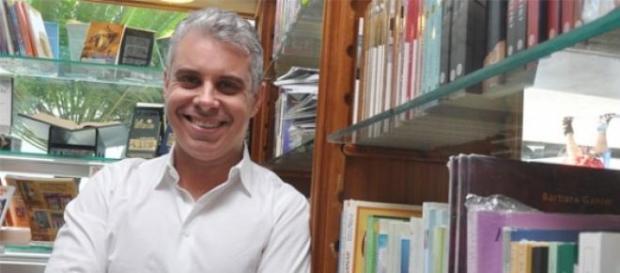 El escritor argentino Julio Bevione El escritor argentino Julio Bevione