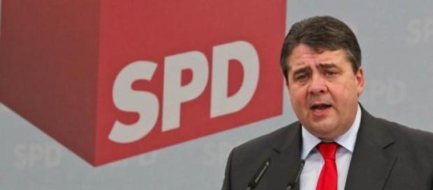 Sigmar Gabriel mimt den Fahrgast-Versteher Sigmar Gabriel mimt den Fahrgast-Versteher