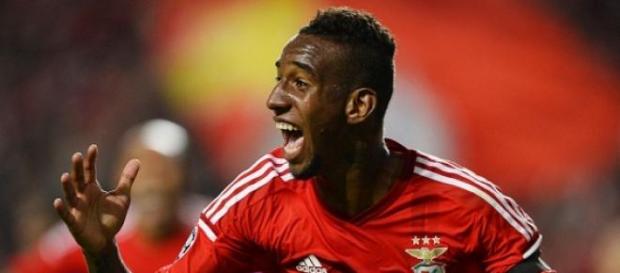 Talisca festeja mais um golo Talisca festeja mais um golo