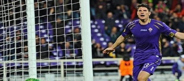 A Séville, Gomez veut marquer pour la Viola A Séville, Gomez veut marquer pour la Viola