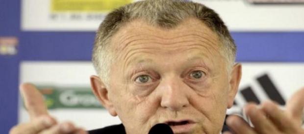 Jean Michel Aulas très offensif sur Twitter Jean Michel Aulas très offensif sur Twitter