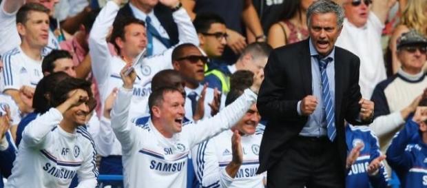 José Mourinho é o actual treinador do Chelsea José Mourinho é o actual treinador do Chelsea