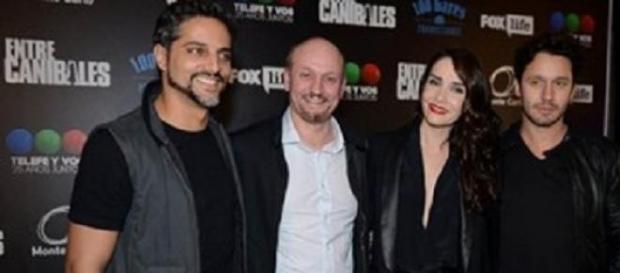 Juan José Campanella y el elenco de la nueva serie Juan José Campanella y el elenco de la nueva serie