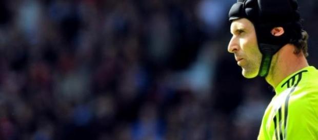 Petr Cech est en fin de contrat. Petr Cech est en fin de contrat.