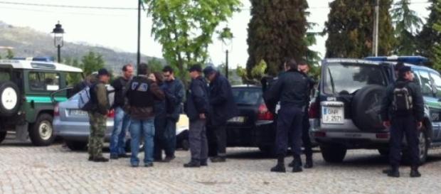 Polícia no local do crime, em Viseu. Polícia no local do crime, em Viseu.