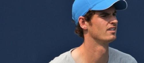 Murray through to last-eight in Madrid