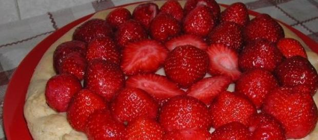 Crostata di fragole e crema fatta in casa Crostata di fragole e crema fatta in casa