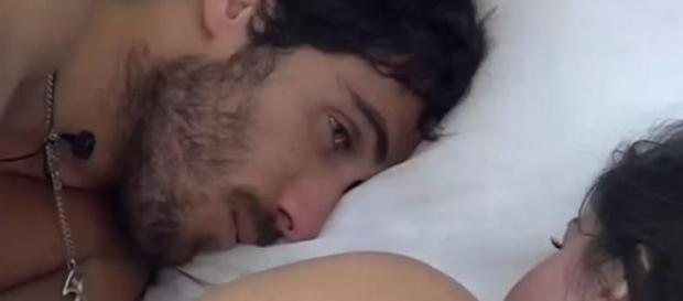 Pedro y Romina están muy enamorados Pedro y Romina están muy enamorados