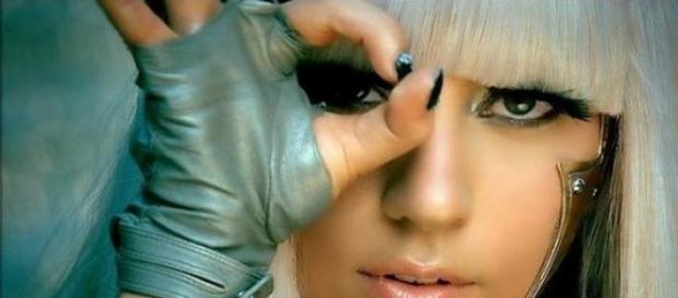 Será que Lady Gaga está a esconder um segredo? Será que Lady Gaga está a esconder um segredo?