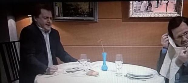 Albert Rivera fingiendo un orgasmo ante Rajoy. Albert Rivera fingiendo un orgasmo ante Rajoy.