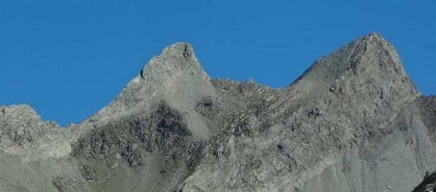 Em lugar tão lindo fica deslocada tal tragédia Em lugar tão lindo fica deslocada tal tragédia