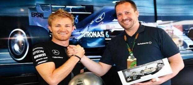 Nico Rosberg signe la pole au GP d'Espagne Nico Rosberg signe la pole au GP d'Espagne