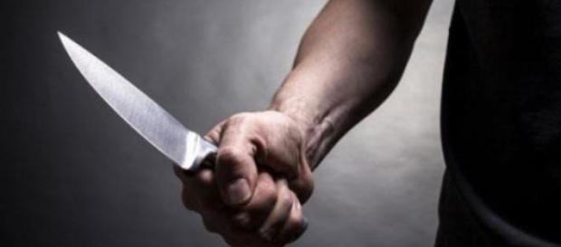 Tânără de 25 de ani din Prahova, înjunghiată Tânără de 25 de ani din Prahova, înjunghiată