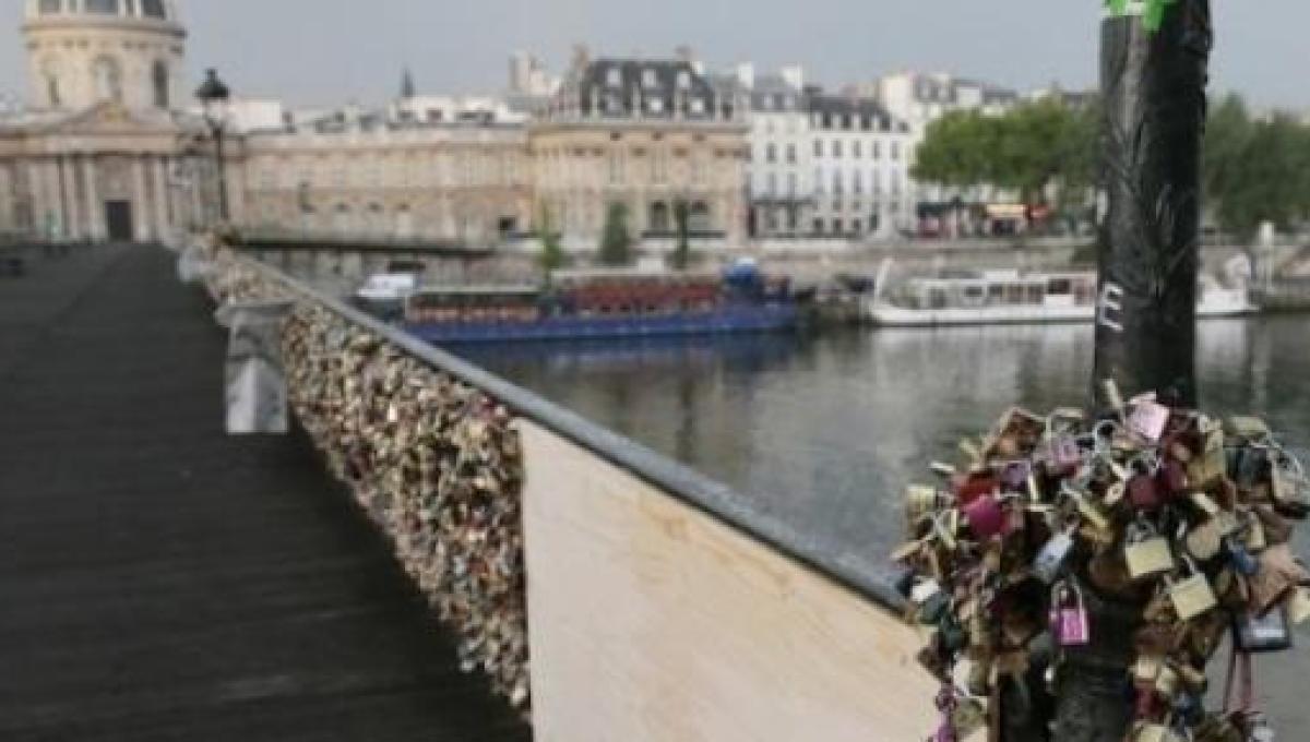 Les Histoires D Amour Parisiennes Descellees