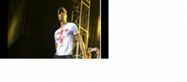 El cantante sufrió cortes con un drone en México El cantante sufrió cortes con un drone en México