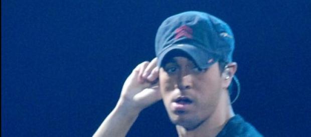 Enrique Iglesias sufre un percance en México Enrique Iglesias sufre un percance en México