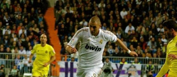 Karim Benzema en un partido contra el Villareal Karim Benzema en un partido contra el Villareal