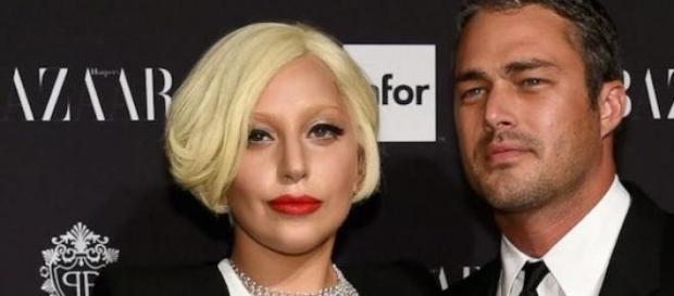 Lady Gaga et son fiancé Taylor Kinney. Lady Gaga et son fiancé Taylor Kinney.