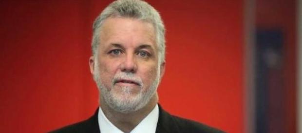Philippe Couillard va sur un terrain dangereux. Philippe Couillard va sur un terrain dangereux.